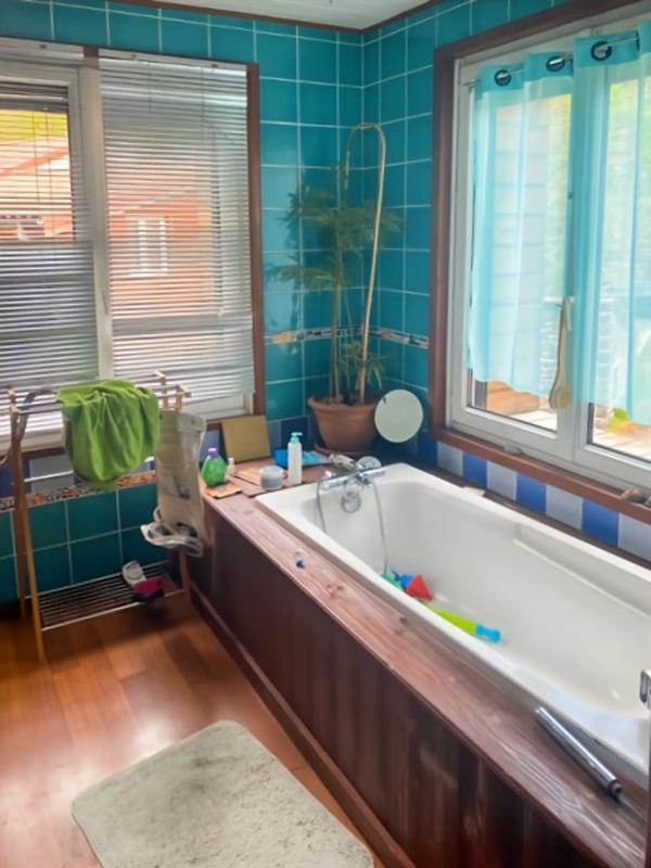 Maison - 230 m² - 8 pièces