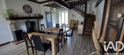 Maison - 213 m² - 9 pièces