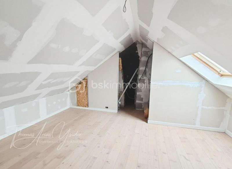 Maison traditionnelle - 100 m² - 4 pièces