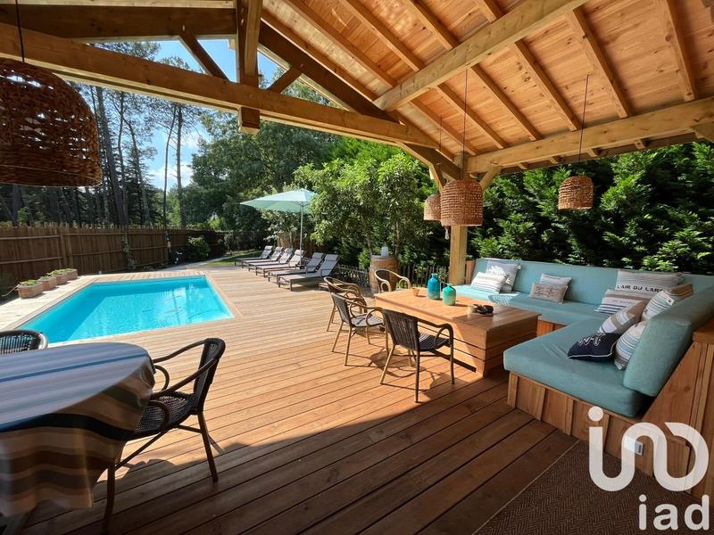 Maison - 256 m² - 7 pièces