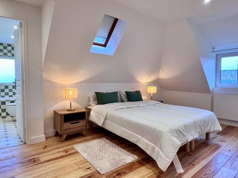 Maison - 214 m² - 8 pièces