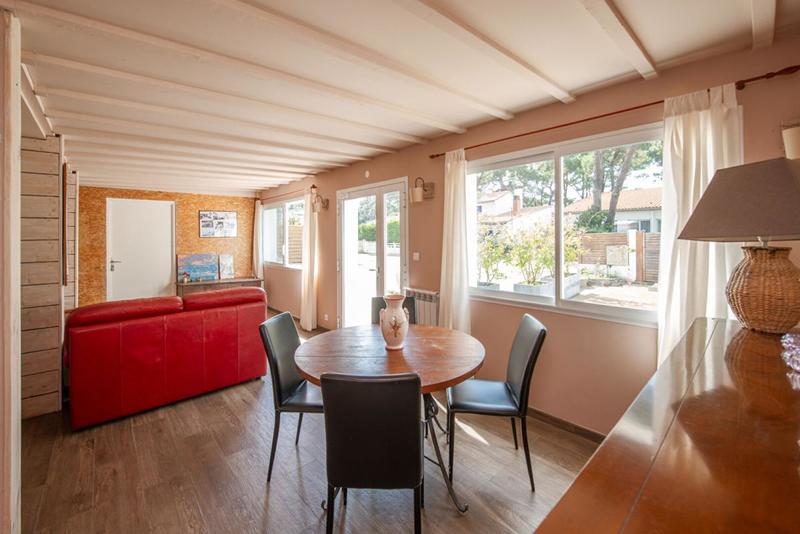 Maison - 220 m² - 6 pièces