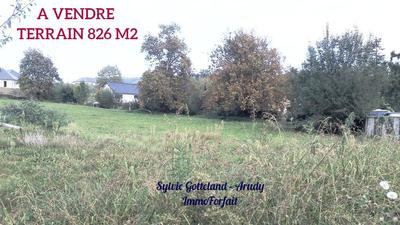 Terrain - 826 m²