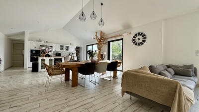 Maison - 140 m² - 5 pièces