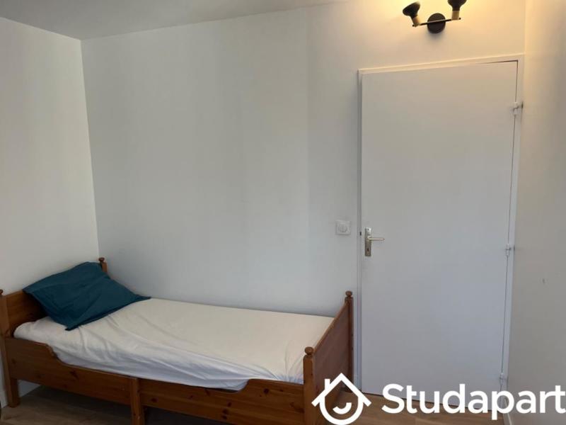 Chambre - 13 m² - 1 pièce