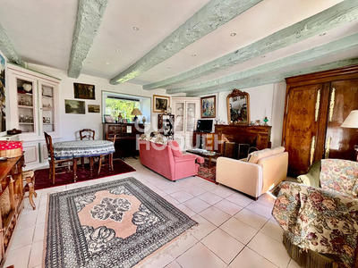 Maison - 252 m² - 8 pièces