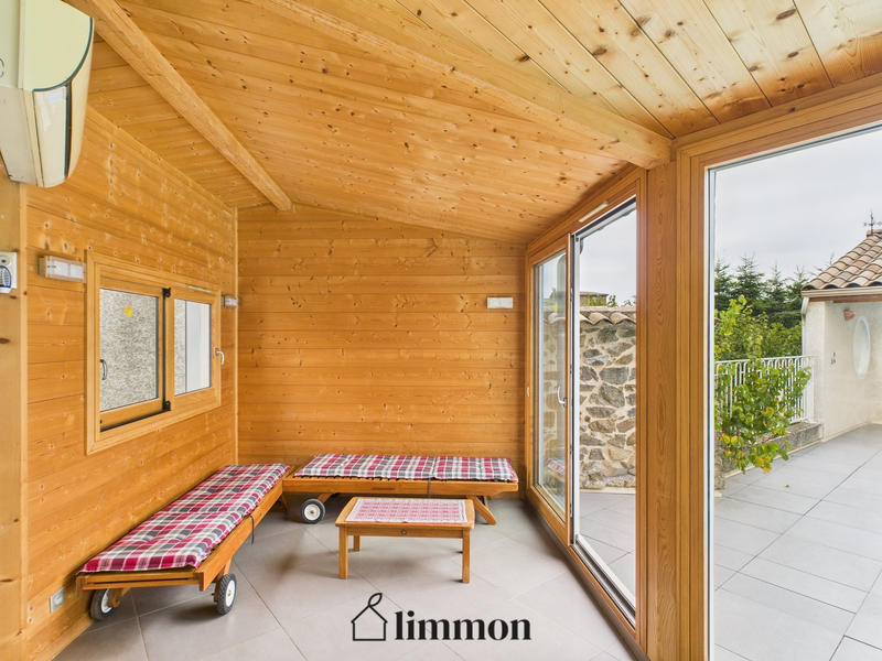 Maison - 228 m² - 8 pièces