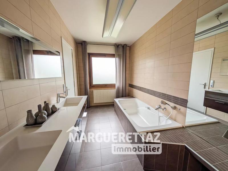 Villa - 290 m² - 8 pièces