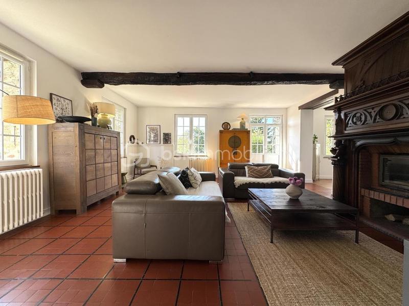 Maison en pierre - 333 m² - 11 pièces