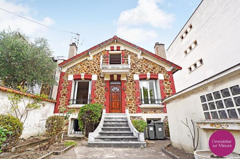 Maison - 215 m² - 8 pièces