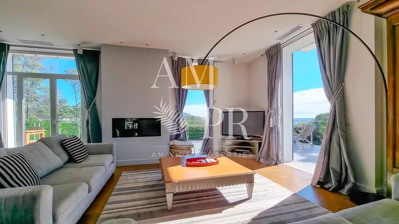 Villa - 270 m² - 8 pièces