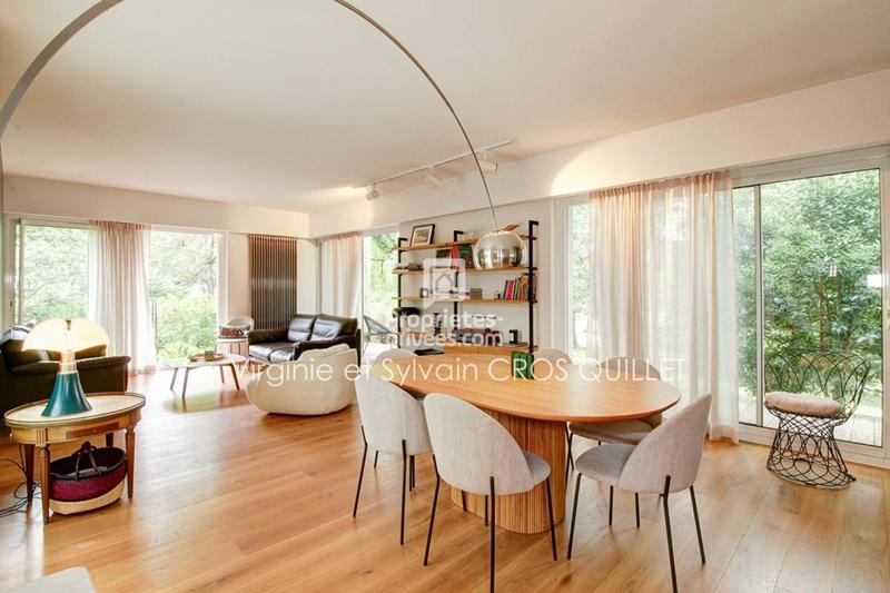 Maison - 209 m² - 7 pièces