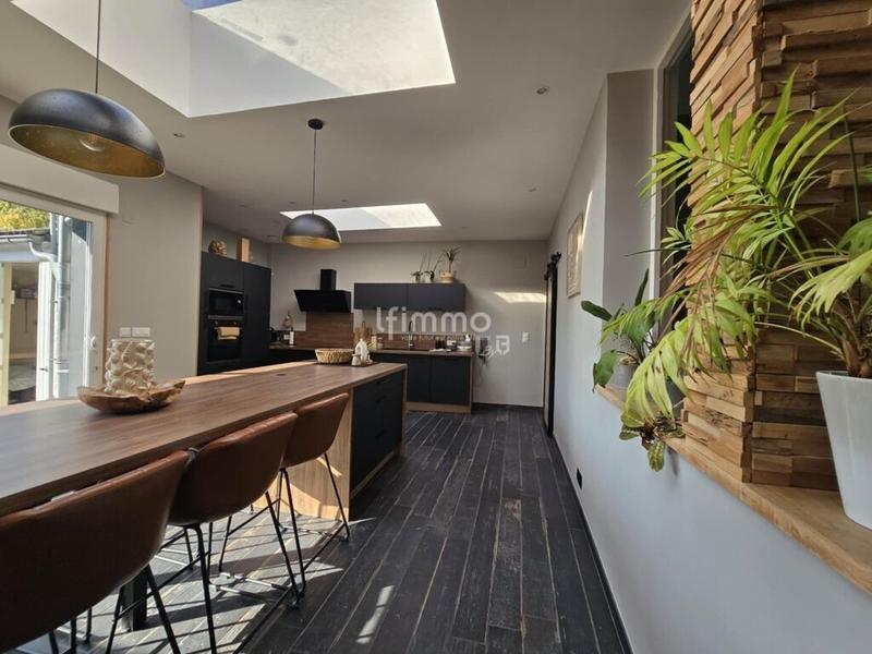 Maison - 177 m² - 6 pièces