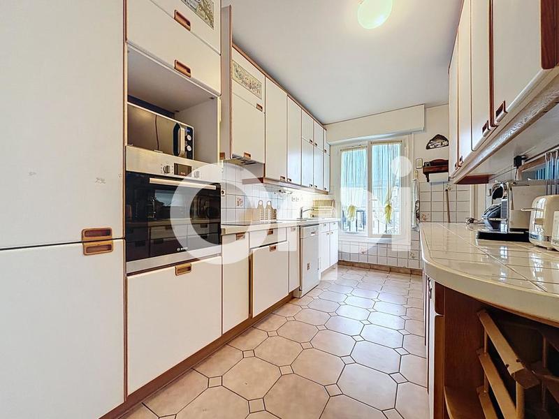 Appartement - 99 m² - 5 pièces