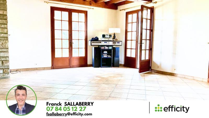 Maison - 215 m² - 9 pièces