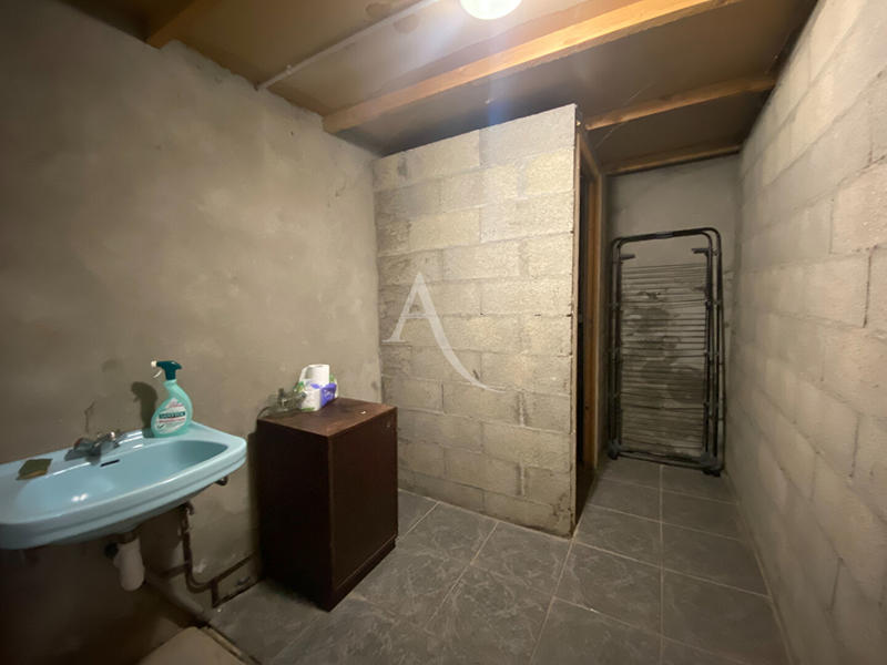 Local d'activité / Entrepôt - 168 m² - 2 pièces