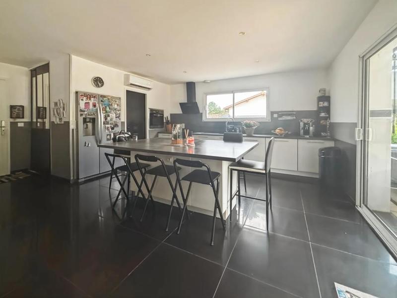 Maison - 147 m² - 7 pièces