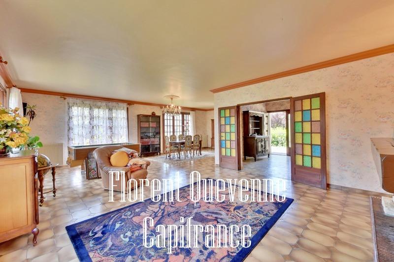 Maison - 228 m² - 8 pièces