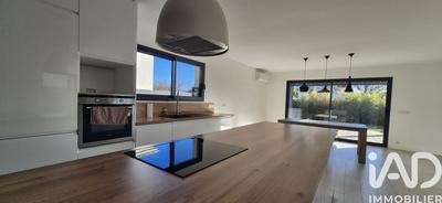 Maison - 110 m² - 4 pièces