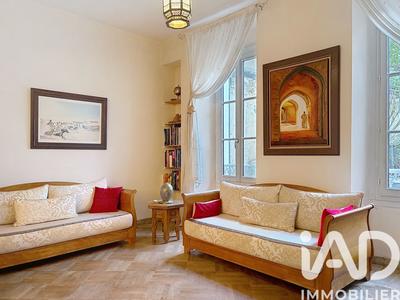 Maison - 205 m² - 9 pièces