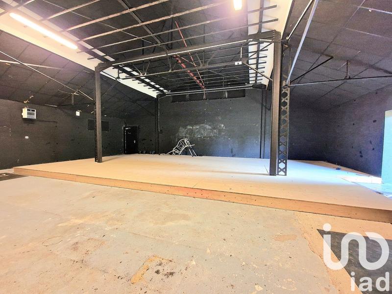 Maison - 300 m² - 4 pièces