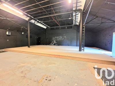 Maison - 300 m² - 4 pièces