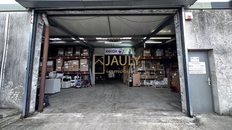 Entrepôt - 930 m²