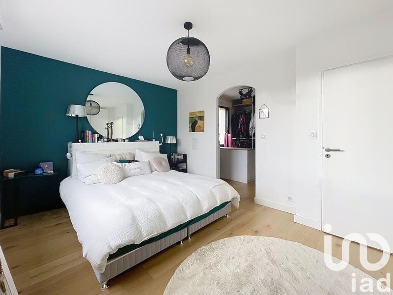 Maison - 260 m² - 8 pièces