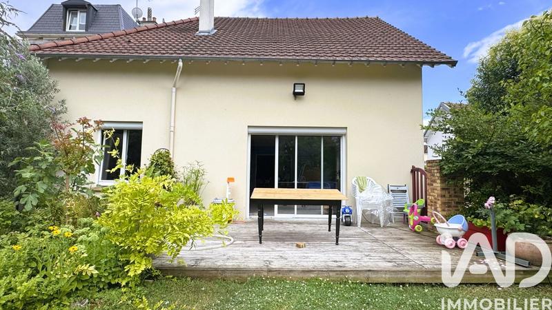 Maison - 185 m² - 8 pièces