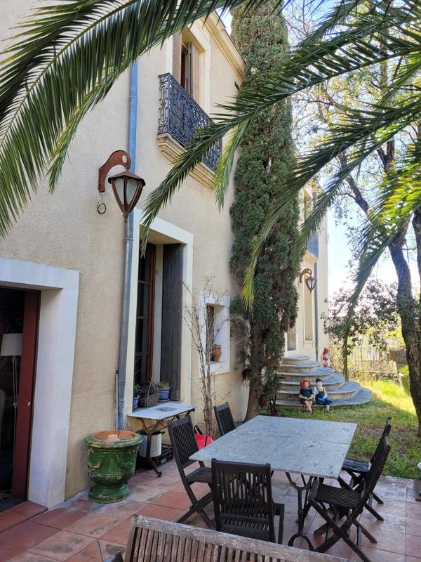 Maison - 259 m² - 9 pièces