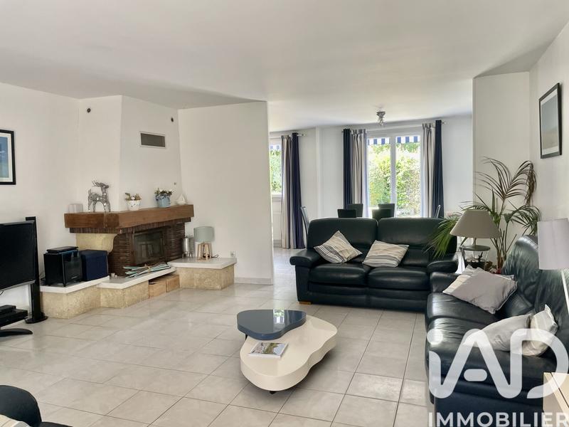 Maison - 181 m² - 10 pièces