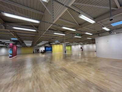 Local commercial - 2 014 m²