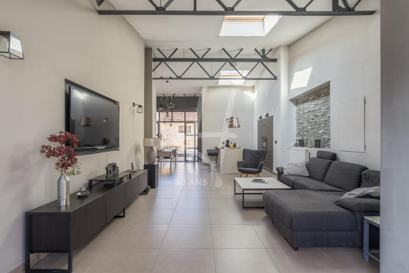 Loft - 85 m² - 4 pièces