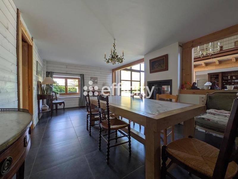 Maison - 374 m² - 10 pièces