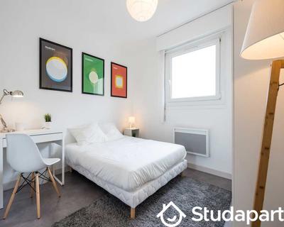 Chambre - 90 m² - 1 pièce