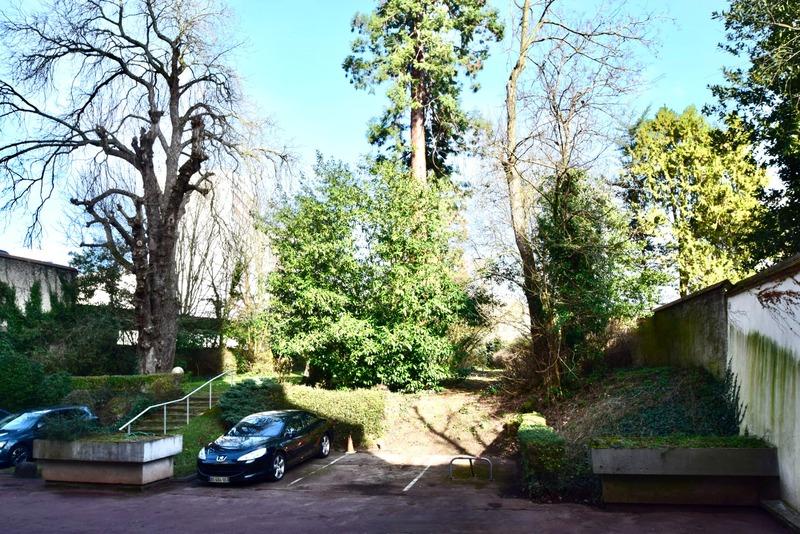 Bureau - 81 m² - 4 pièces