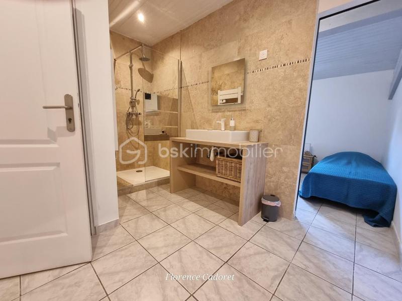 Villa - 239 m² - 8 pièces