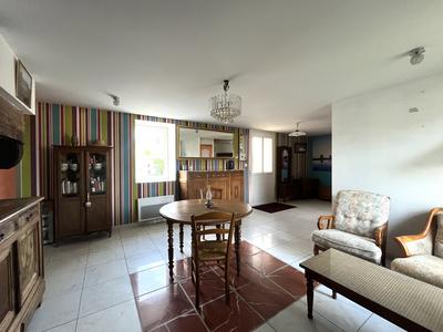 Maison - 93 m² - 4 pièces