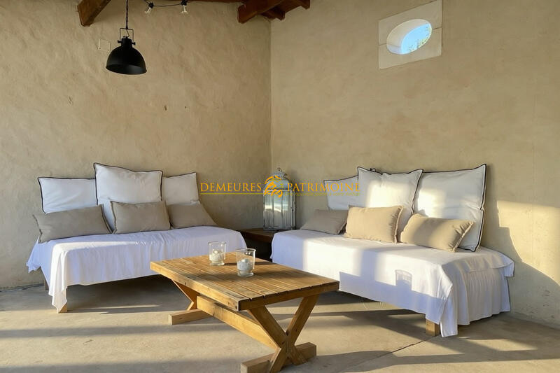 Maison - 250 m² - 8 pièces