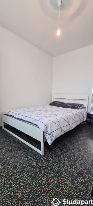 Chambre - 9 m² - 1 pièce