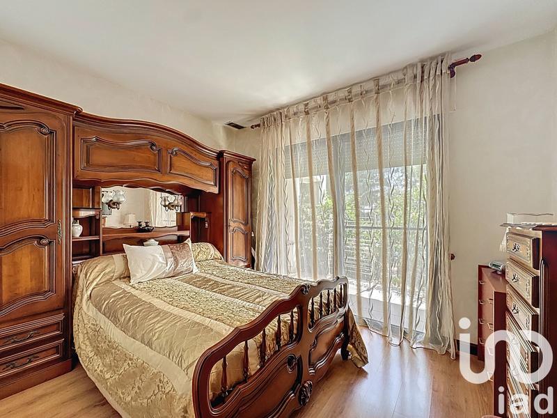 Maison - 227 m² - 8 pièces