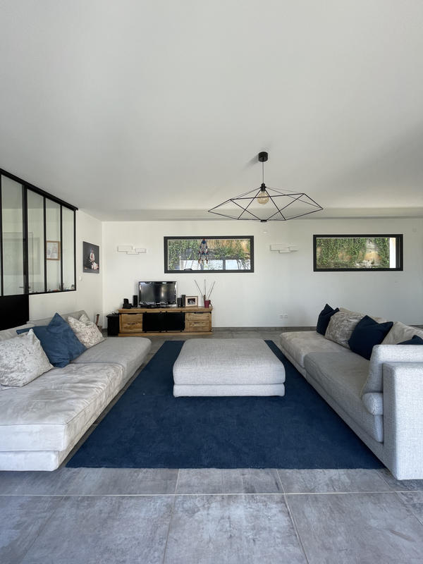 Maison - 220 m² - 6 pièces