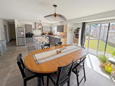 Maison - 178 m² - 6 pièces