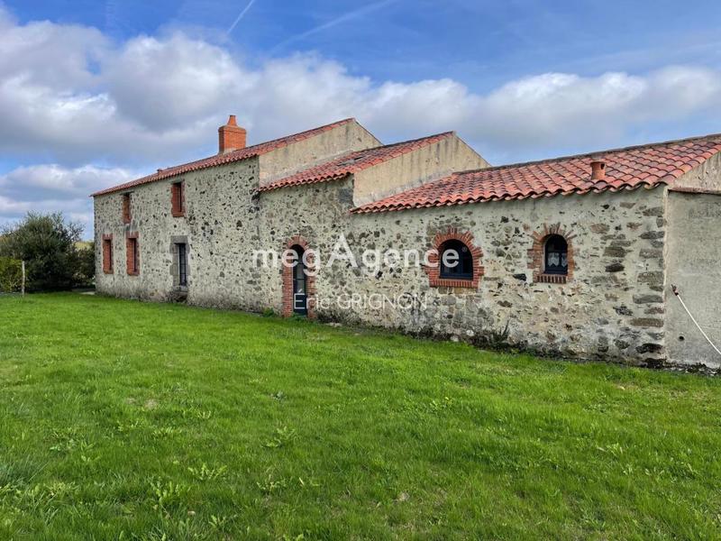 Maison en pierre - 170 m² - 8 pièces