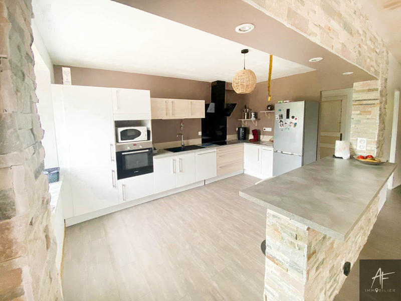 Maison - 170 m² - 6 pièces