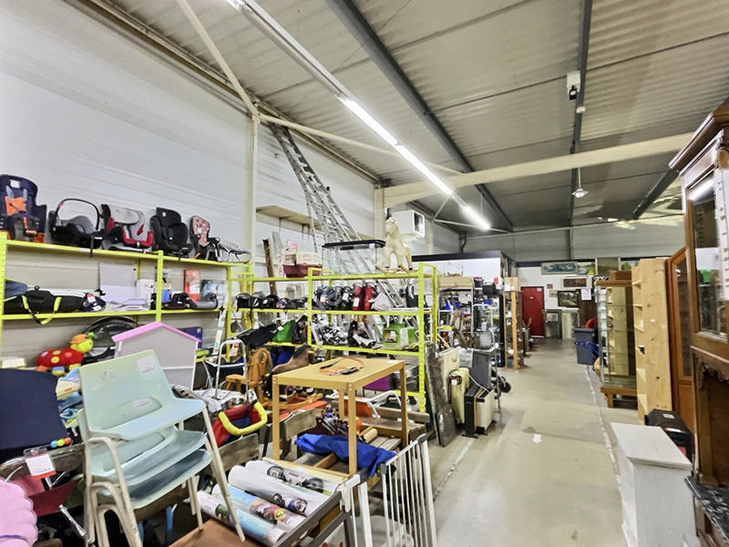 Local commercial - 1 484 m²