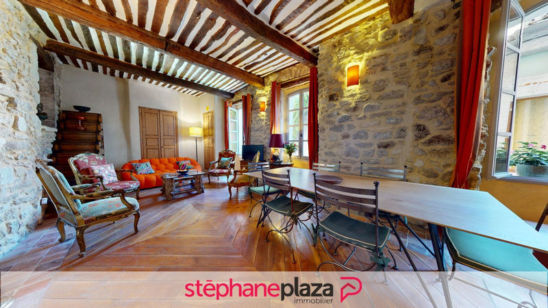 Maison - 463 m² - 11 pièces