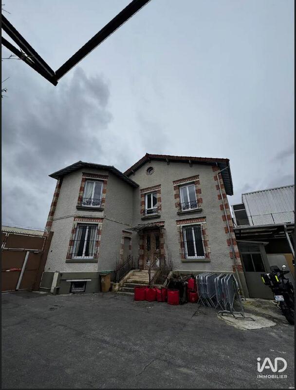 Local commercial - 1 600 m²