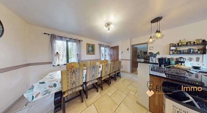 Maison - 316 m² - 8 pièces