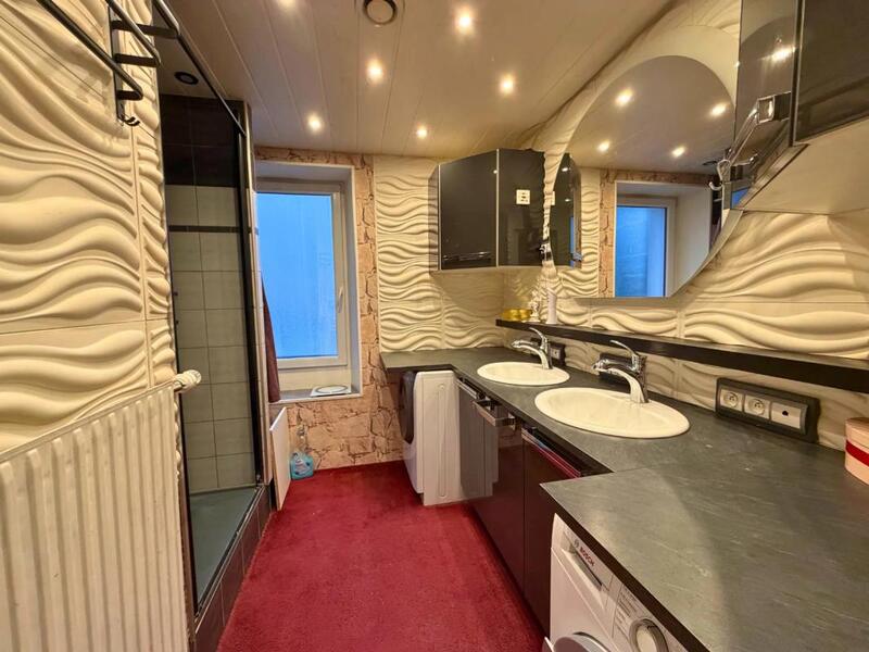 Propriété - 350 m² - 10 pièces